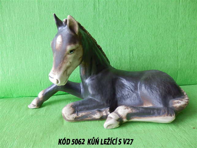 KÓD 5062 Kůň ležící - S V27
